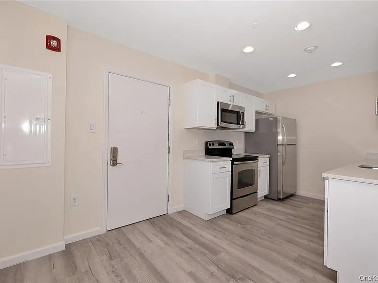 68 Lake St #305 — Photo 14
