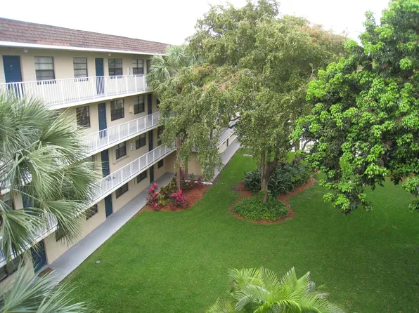 500 NE 2nd St APT 409, Dania, FL 33004