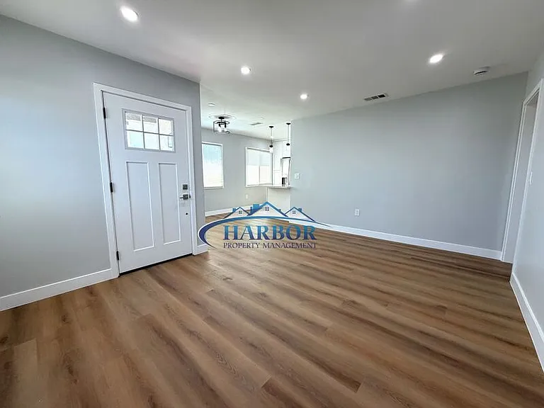 23819 Pennsylvania Ave — Photo 2