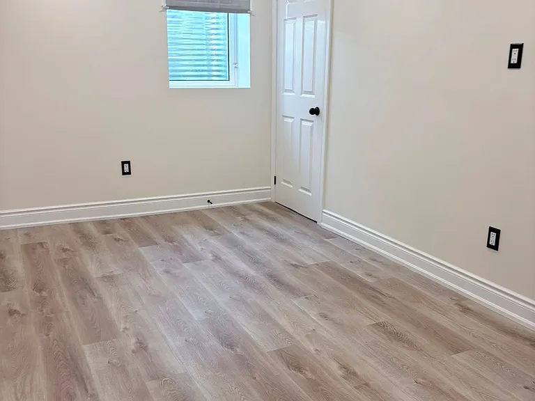 158 Wainscot Ave #BASEMENT — Photo 19