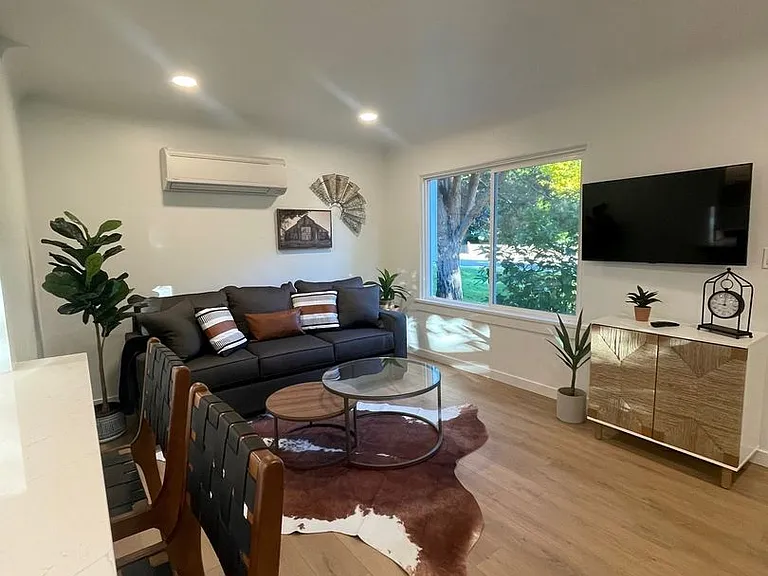 4623 W Catalpa Dr — Photo 9
