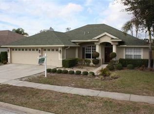 1073 Sawgrass Dr, Tarpon Springs, FL 34689
