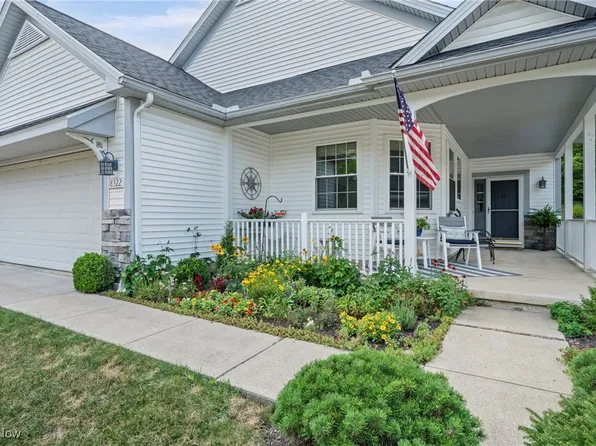 18322 Crystal Lakes Dr, North Royalton, OH 44133