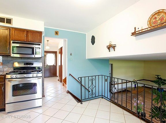 3rd image of 10050 S 81st Ave