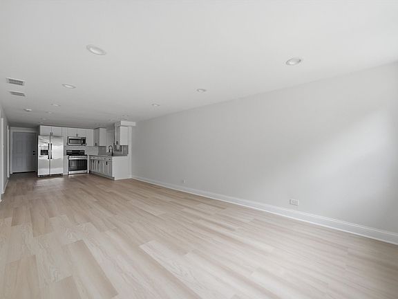 3rd image of 7914 S Essex Ave