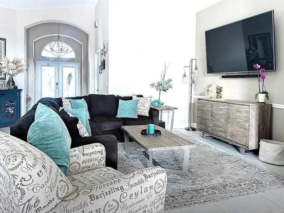 15072 Corby Ct