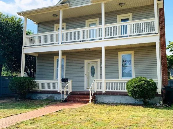 317 Syms St, Hampton, VA 23669