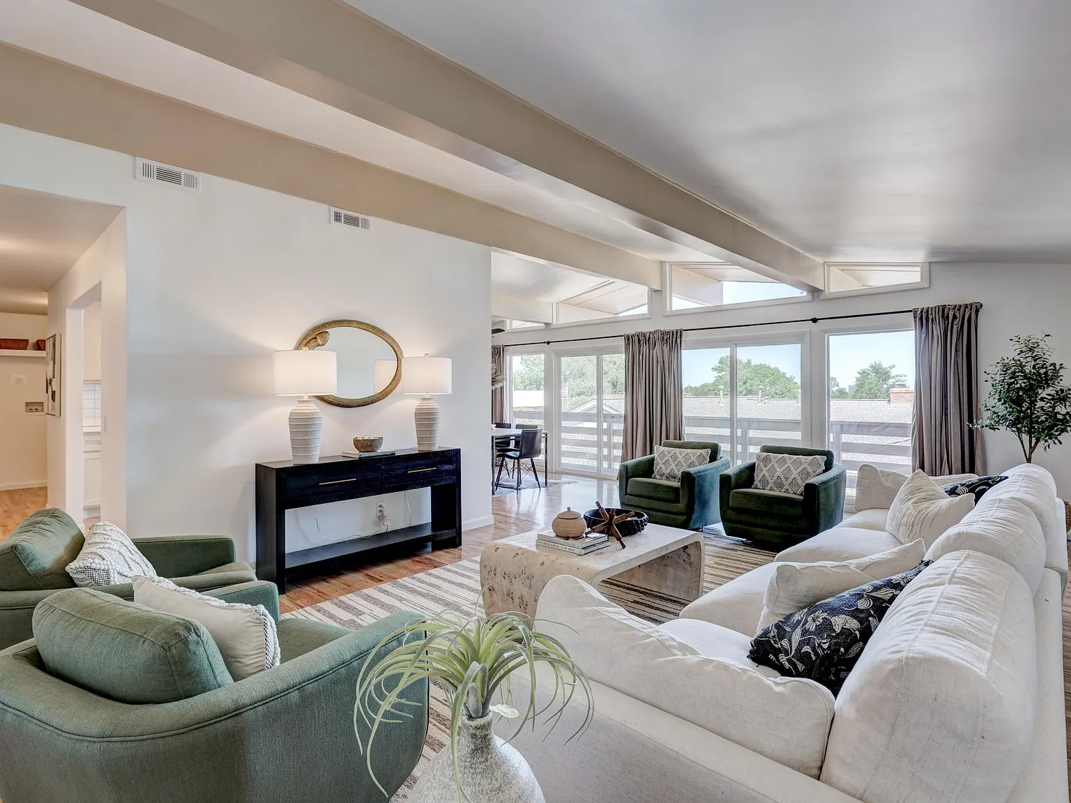 2 bed, 1868 sqft, $2,000 — Photo 1
