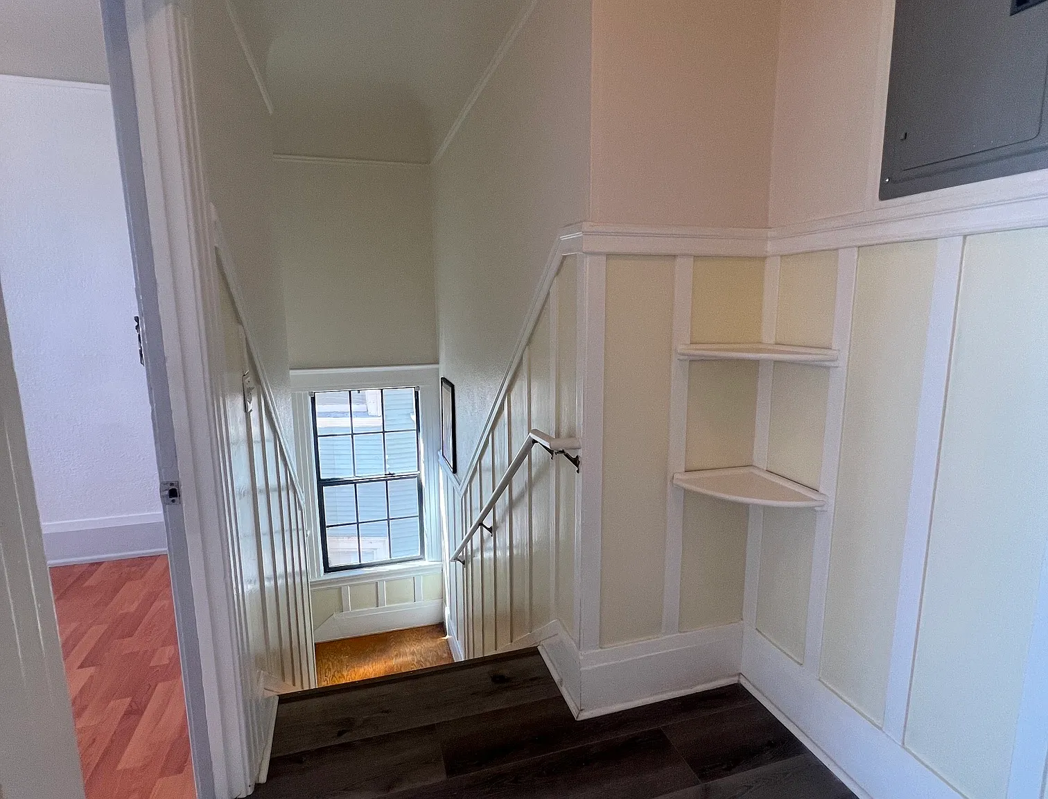 3 bed, 1.5 bath, 1400 sqft, $3,500 — Photo 2
