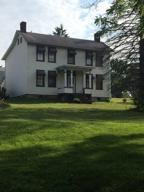 2nd image of 602 Pearl St