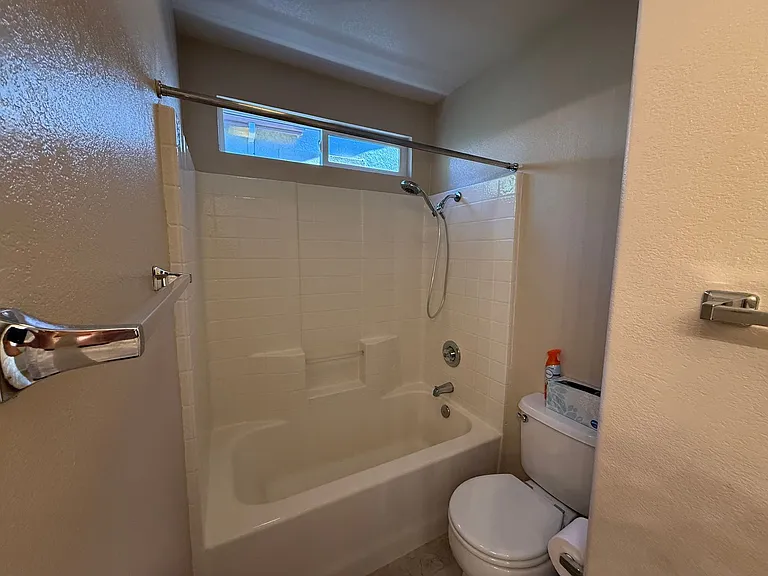 4024 Eastport Dr — Photo 30