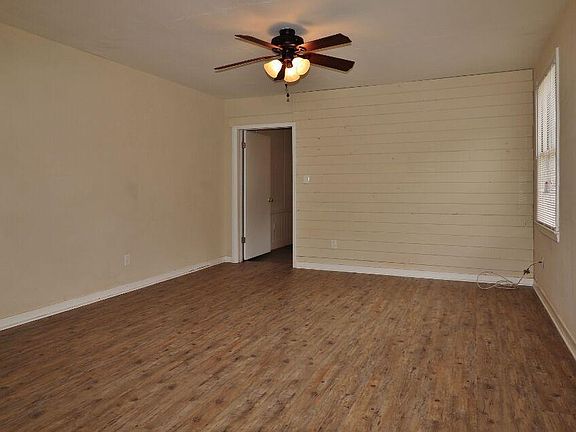 2nd image of 3526 College St