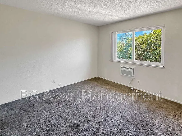4110 34th Ave #4 — Photo 18