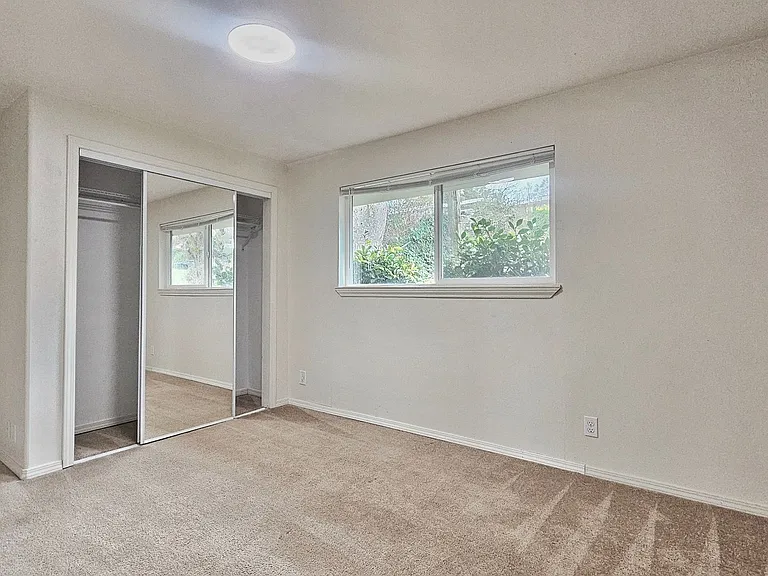 7127 S 130th St — Photo 16