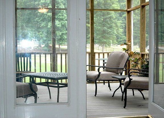 Screened-in Porch