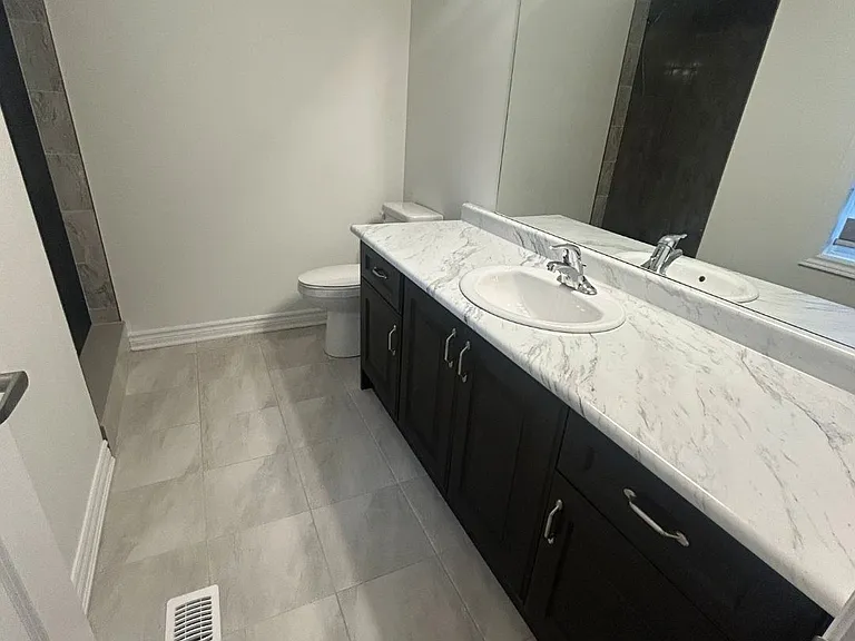 58 Seaton Cres — Photo 10
