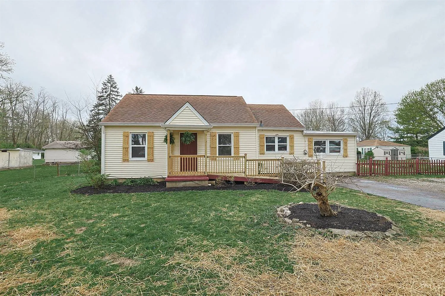 3947 Farrow Dr photo 1