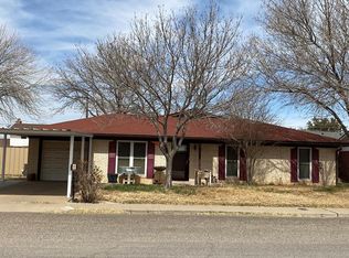 303 E 20th St, Crane, TX 79731