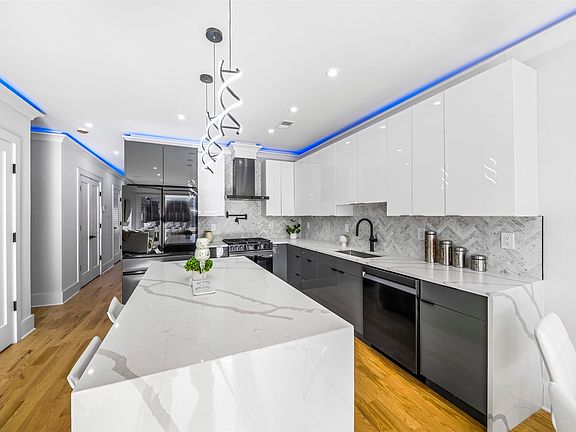 5th image of 58 Gardner Ave Floor 1