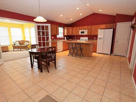 5th image of 1824 Kingfisher Dr