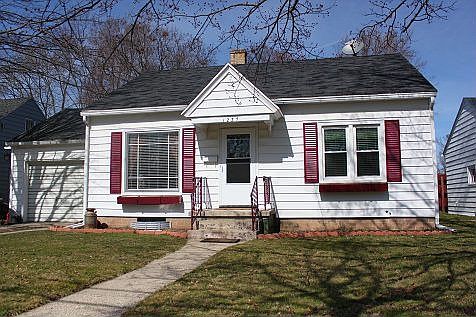 1st image of 1237 Oaklawn St NE