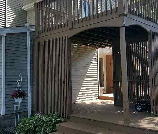 4th image of 211 Lyell Ave