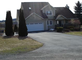 7020 Hunters Crossings Rd, La Fayette, NY 13084
