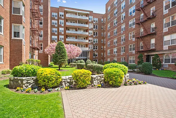 Sold by Keller Williams NYC | media 19