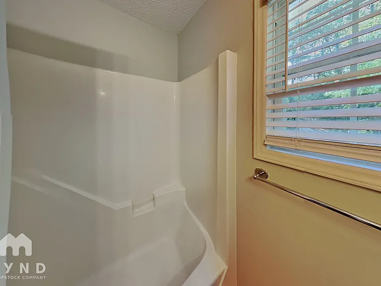 2024 Julian Ln — Photo 19