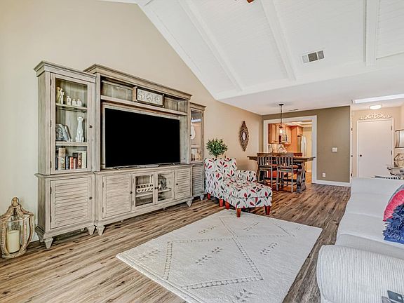 4th image of 6094 Montgomery Ct