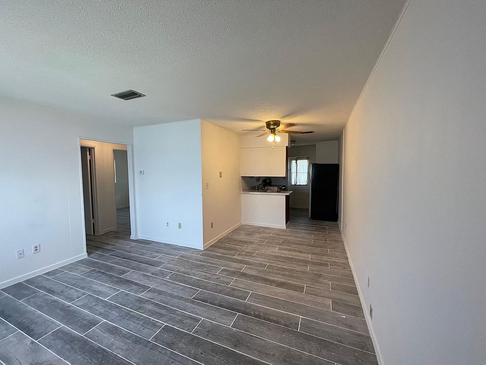 1st image of 2344 Colonial Ave