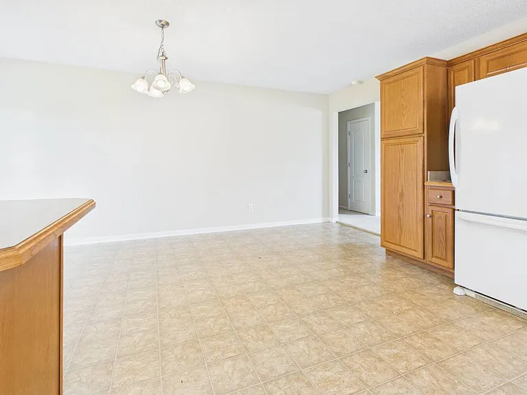 703 Iron Horse Dr — Photo 7