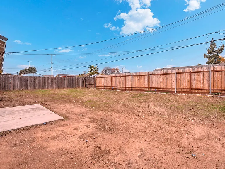 6037 N Haven Dr — Photo 15