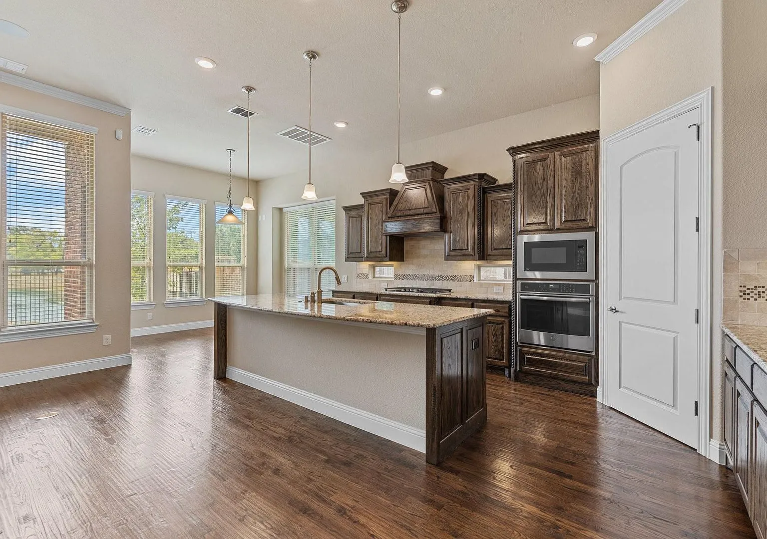 Luxury 55+ Community in Flower Mound! — Photo 3