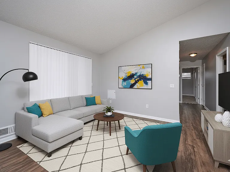 CenterPointe Apartments & Townhomes — Photo 14