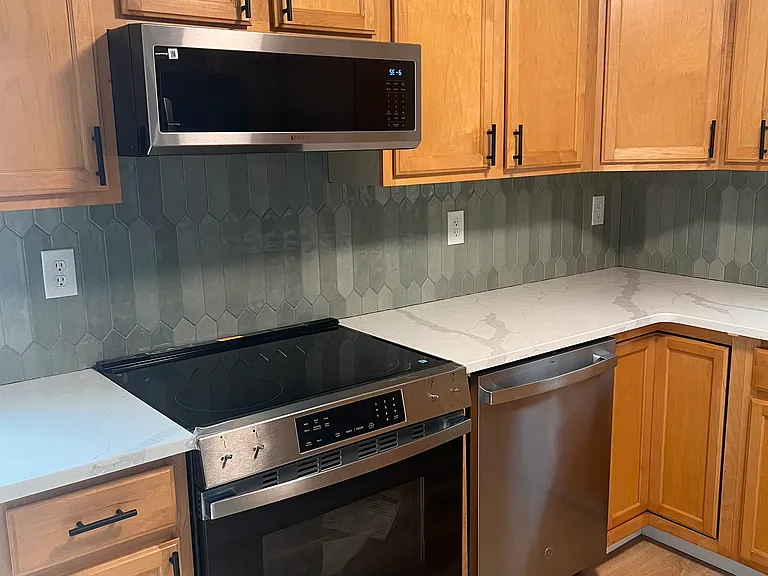 14 Melvin Ave — Photo 4