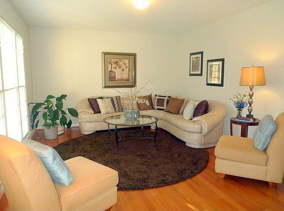 Come on in and enjoy this wonderful light filled room! 