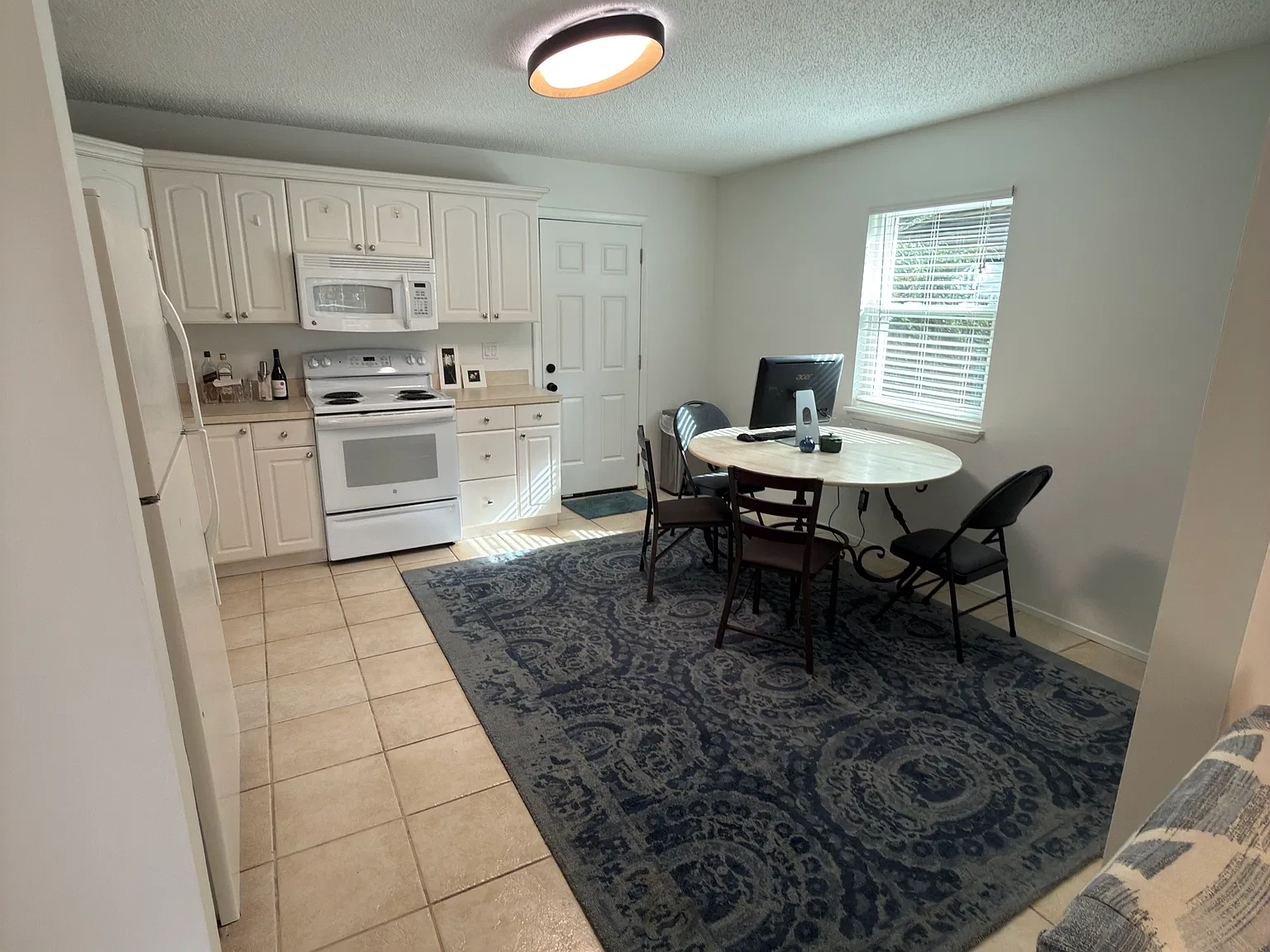 2 bed, 1000 sqft, $1,500 — Photo 4