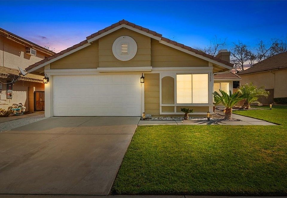 1st image of 2549 Shady Glen Ln