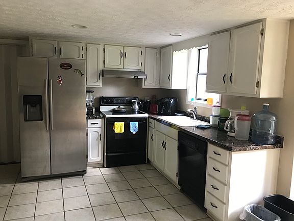 4th image of 3106 Bruckner Blvd