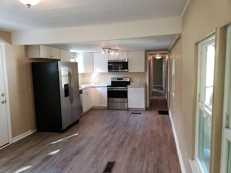 5134 Strickland Trl — Photo 2