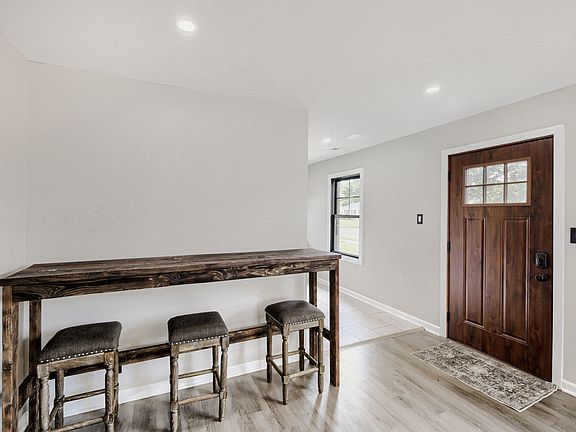 4th image of 1303 Schriber Ave