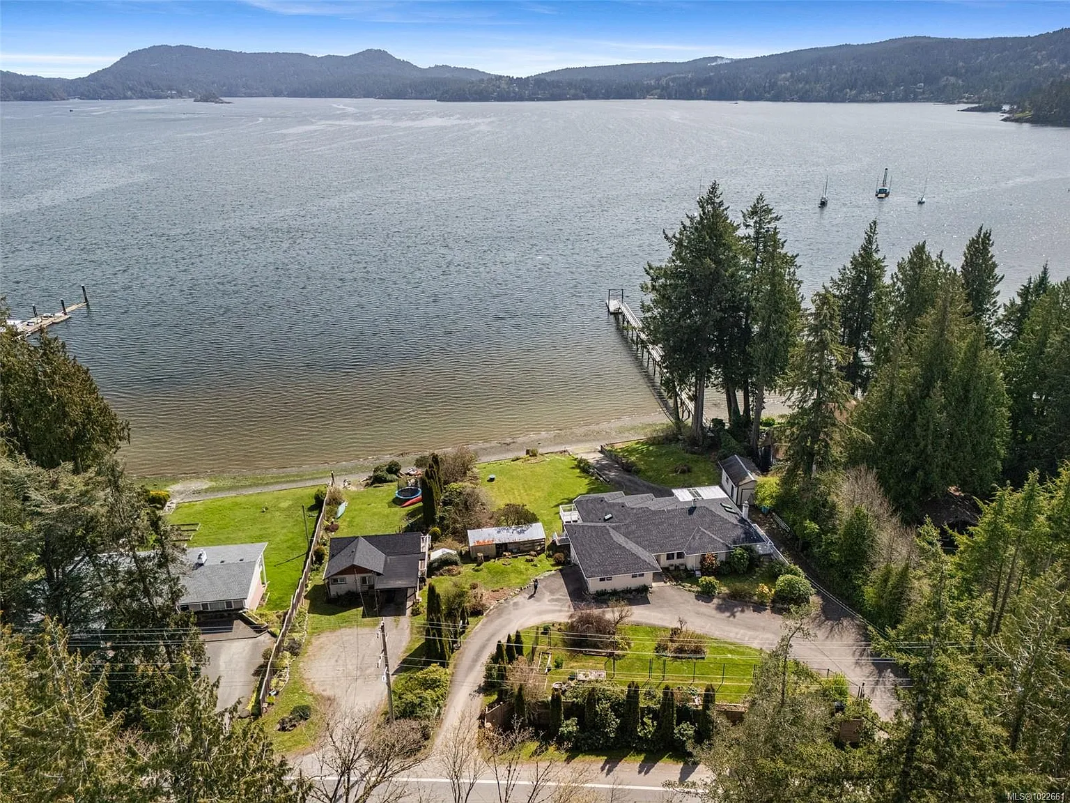 5979 Sooke Rd photo 1
