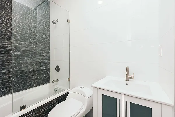 Rented by Nooklyn NYC LLC | media 44