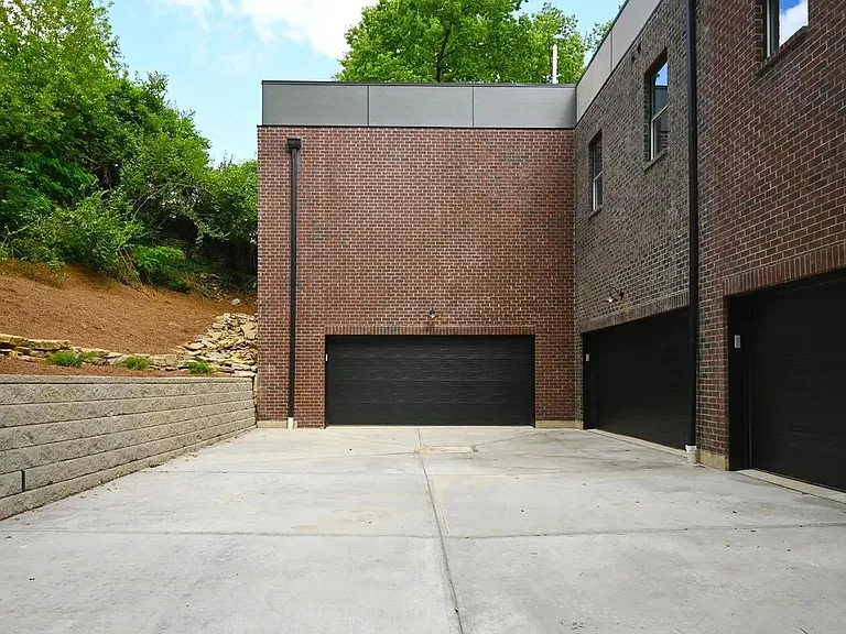 1722 William Howard Taft Rd — Photo 16