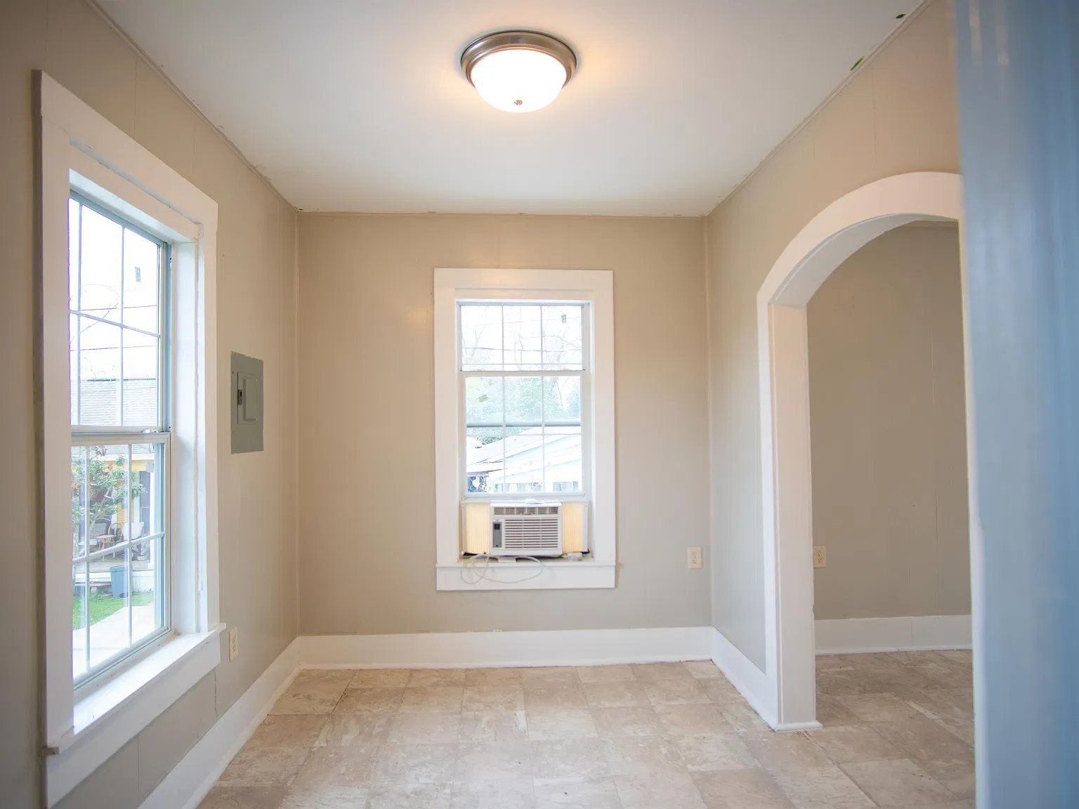 510 6th St Duplex - 510 Upper — Photo 4