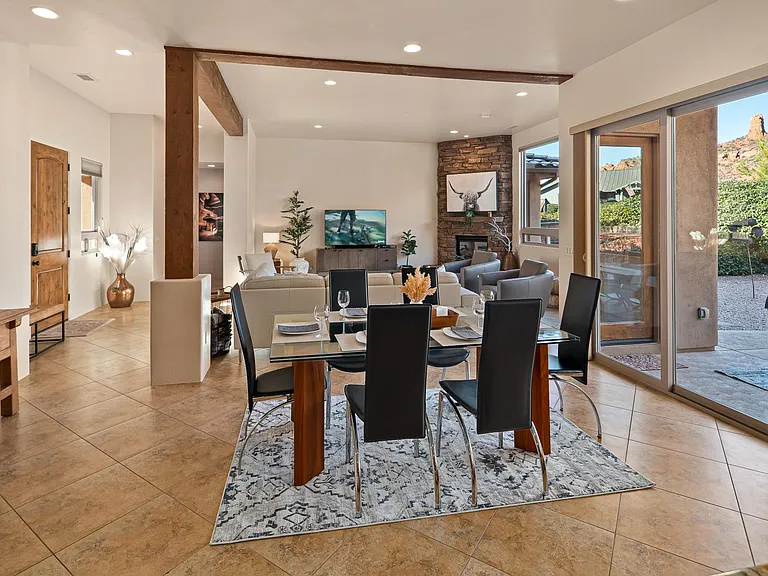 2370 Lariat Rd — Photo 9