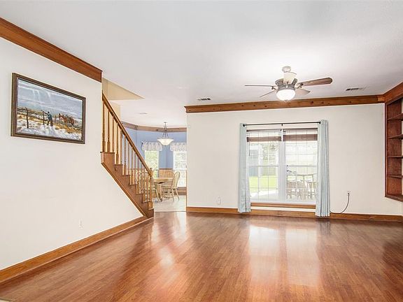 5th image of 4102 Blackhawk Dr