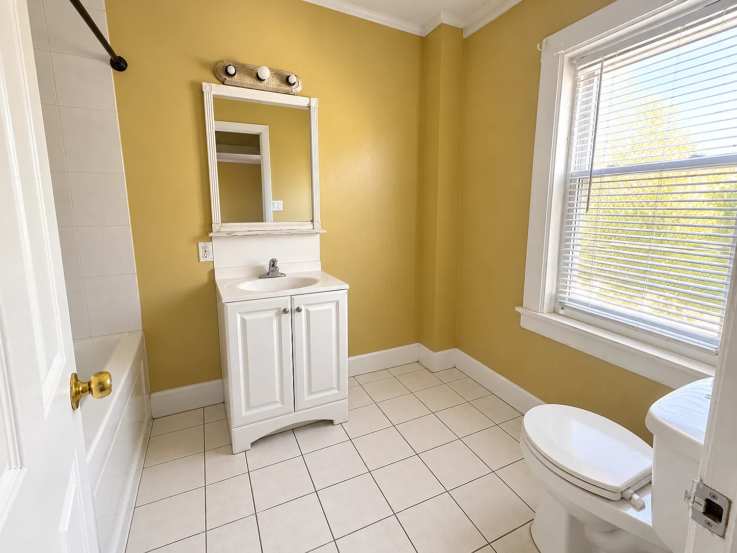 2 bed, 1500 sqft, $2,200 — Photo 3