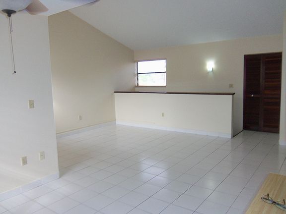 4th image of 445 W Park Dr APT 204
